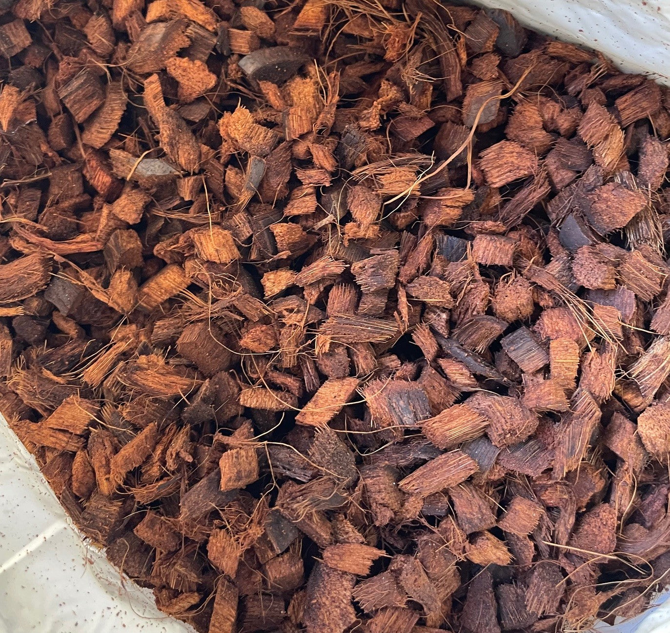 Hy-Gen Coco Husk Chips – 50L Bag of Premium Coconut Coir Chips for Hydroponics & Soil Conditioning - Hydroponic Solutions